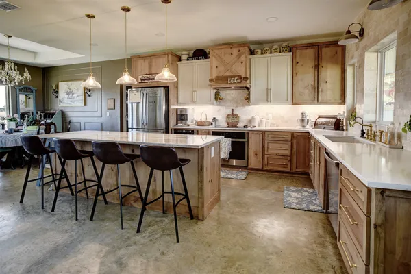 $749,500 | 3553 Hunt Lane, Waelder, TX 78959
