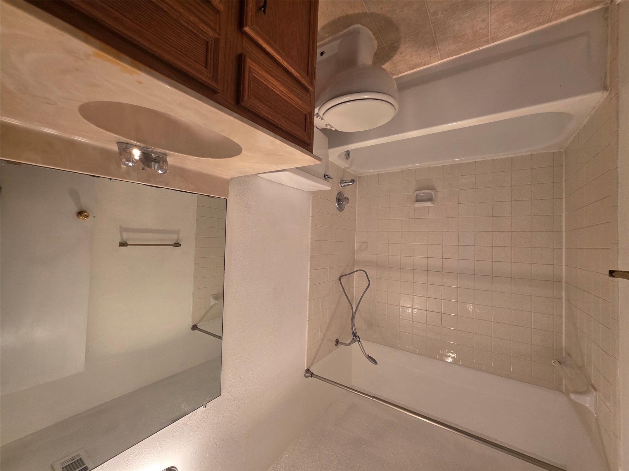 8818 Clearbrook Trail Austin, TX 78729 - Photo 15 of 22 Unit A Second Full Bathroom