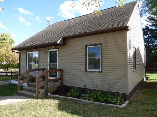 $249,900 | 1947 Church Street, Beloit, WI 53511