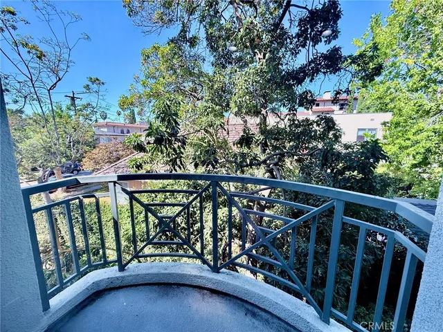 a view of utility room