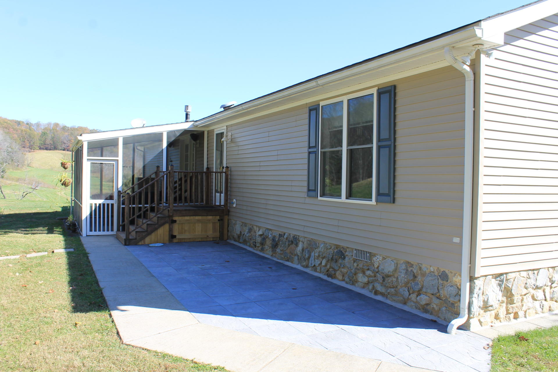 646 Alpine Road Buchanan, VA 24066 - Photo 19 of 26 Slate patio