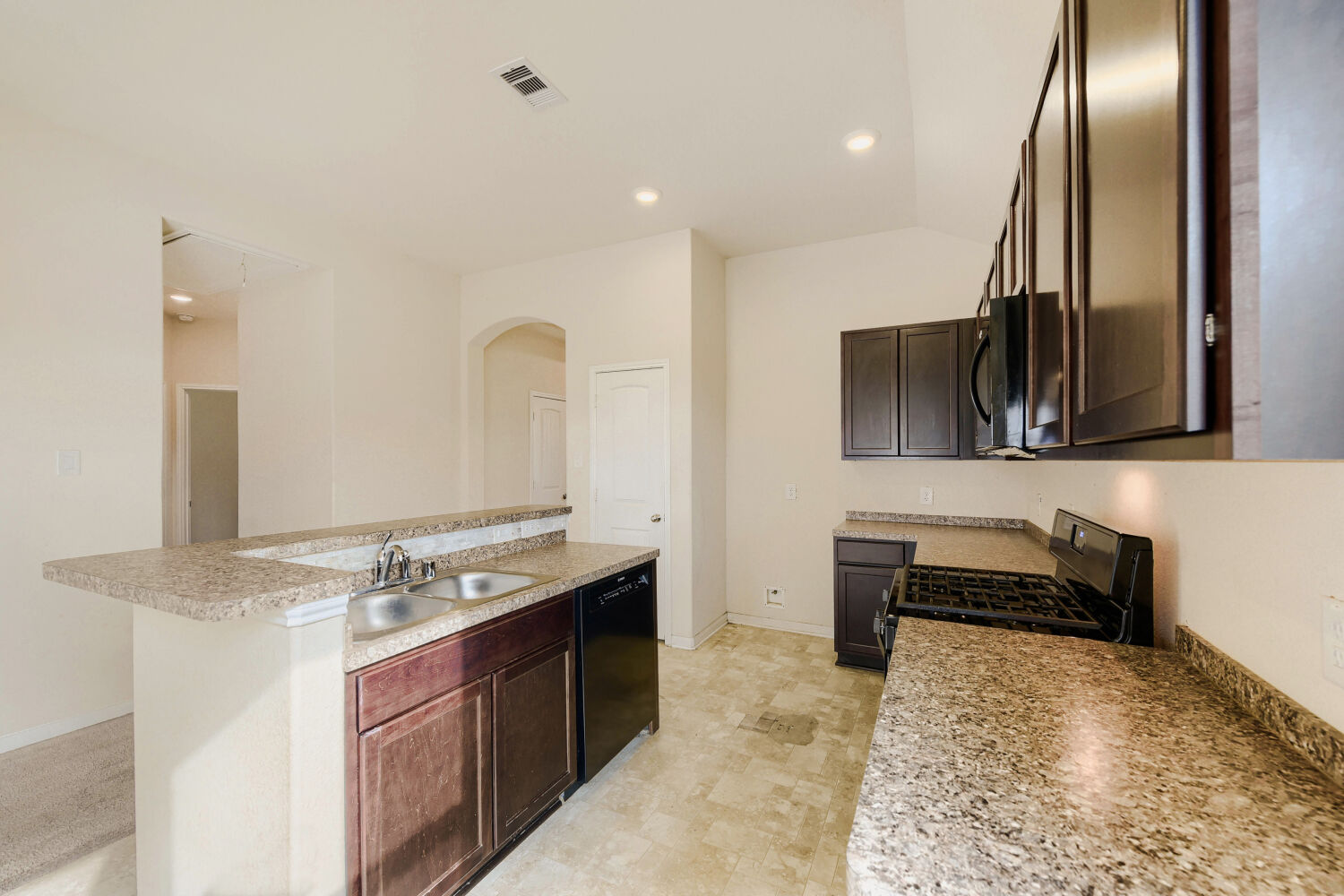 13990 Katlin Road Conroe, TX 77306 - Photo 11 of 28