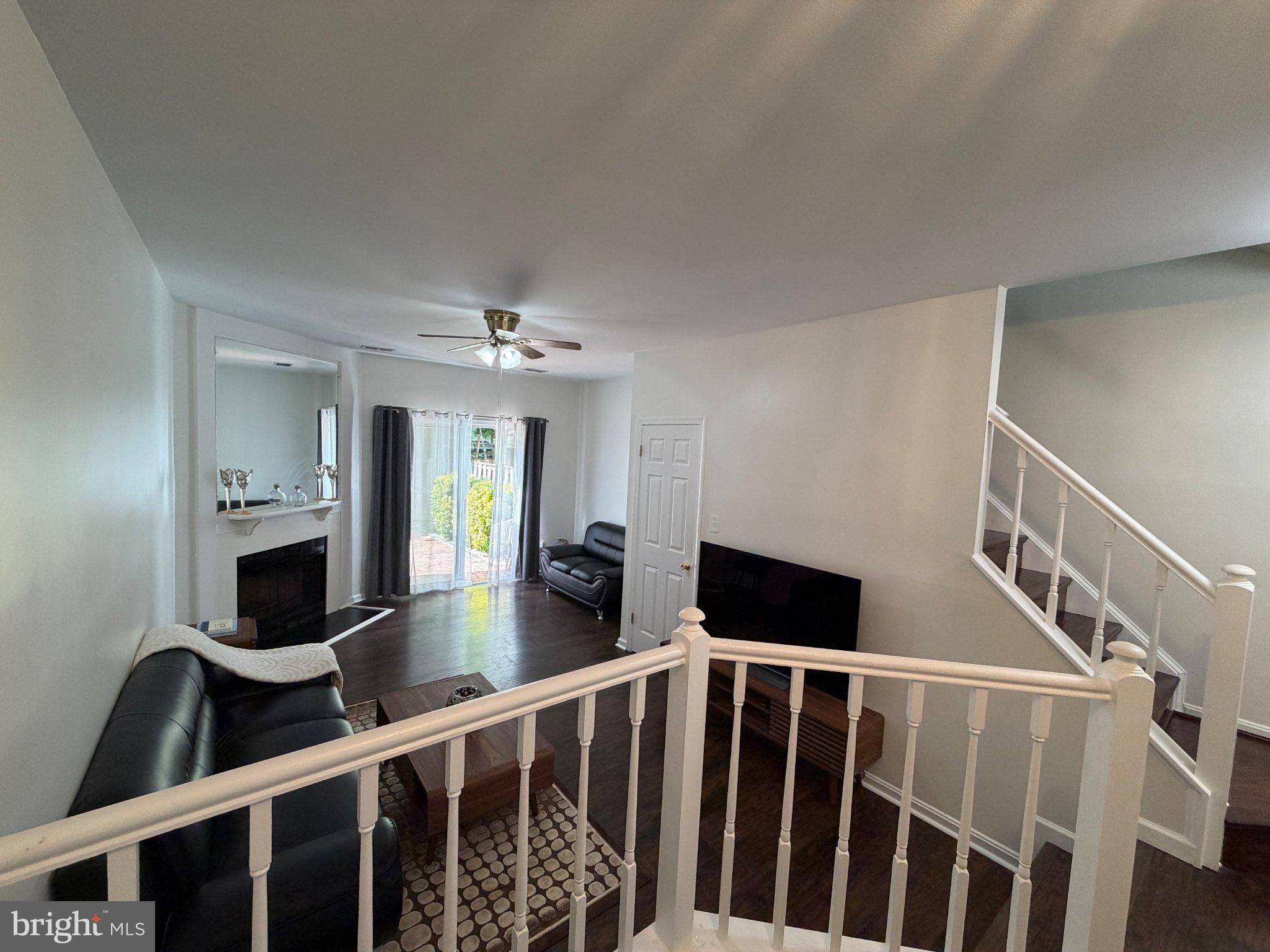 2121 Whisper Way Reston, VA 20191 - Photo 21 of 61 Spacious living area with natural light.