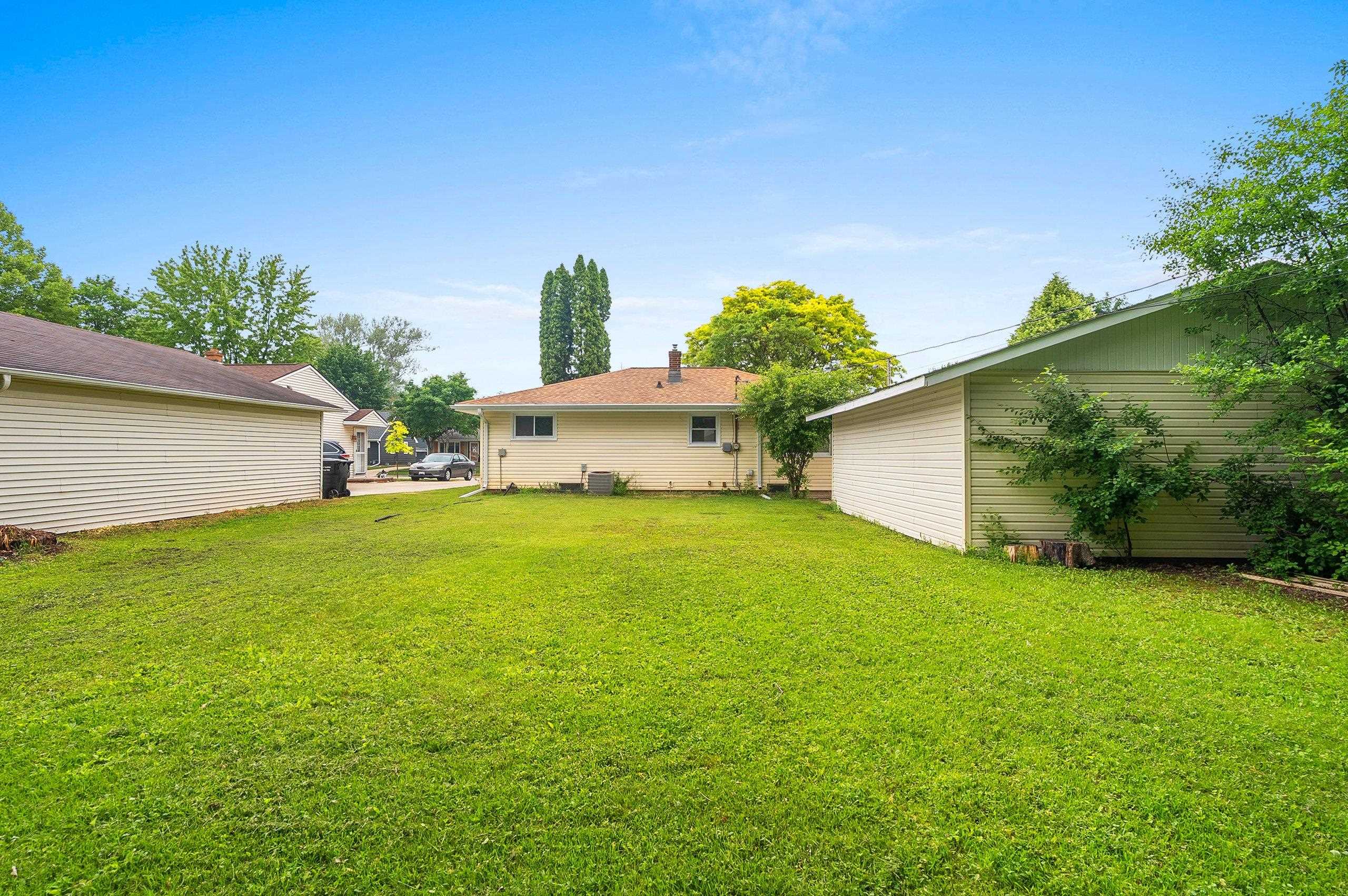 637 East Wilson Avenue Appleton, WI 54915 - Photo 4 of 45