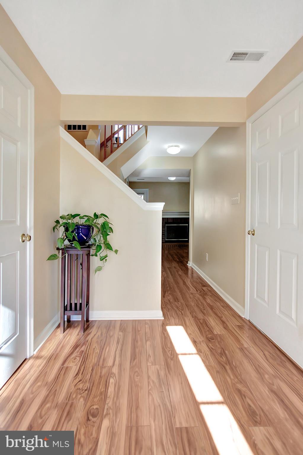 6496 Topsails Lane Springfield, VA 22150 - Photo 2 of 21 Foyer Entry View
