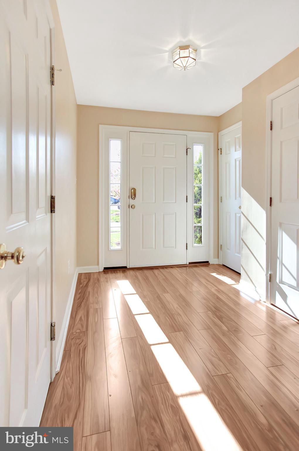 6496 Topsails Lane Springfield, VA 22150 - Photo 3 of 21 Spacious Foyer