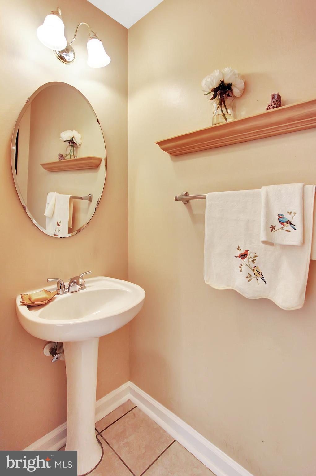 6496 Topsails Lane Springfield, VA 22150 - Photo 7 of 21 Main Floor Powder Room