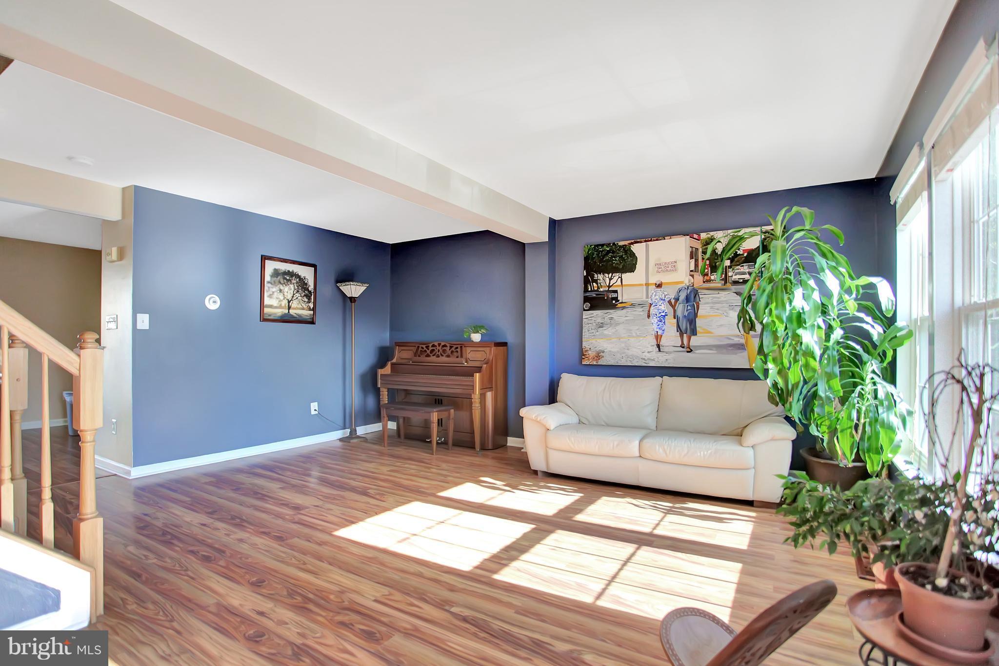6496 Topsails Lane Springfield, VA 22150 - Photo 9 of 21 Living Room - Sunlight Beams In!