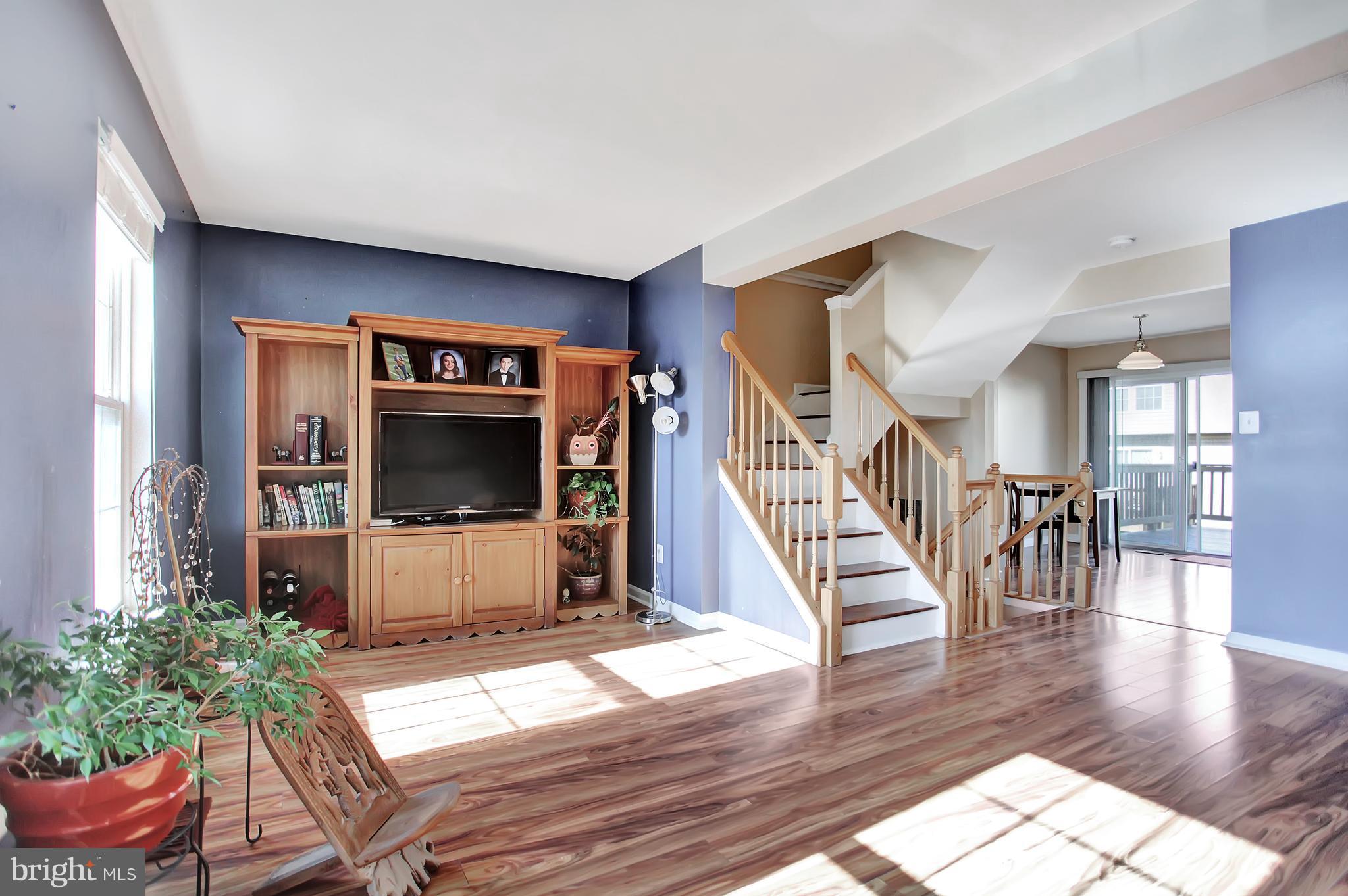 6496 Topsails Lane Springfield, VA 22150 - Photo 10 of 21 Living Room Open To Breakfast Room