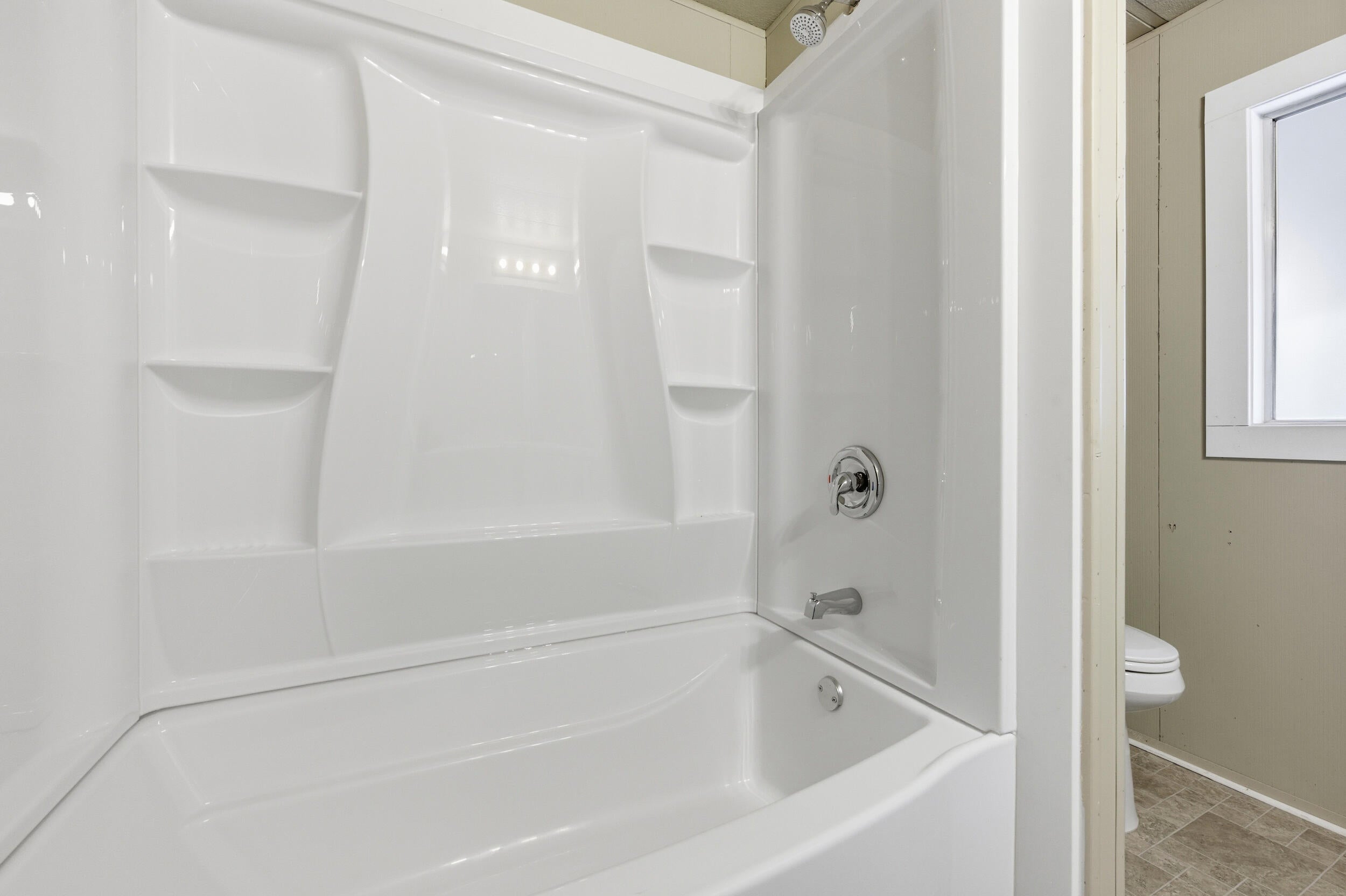 7240 Howard Road La Pine, OR 97739 - Photo 29 of 42 Guest bathroom