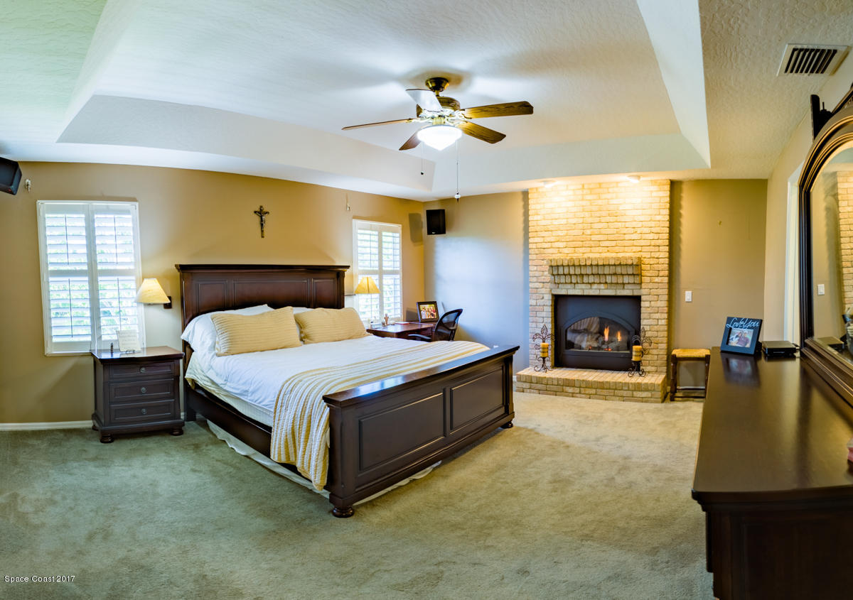 3999 Sparrow Hawk Road Melbourne, FL 32934 - Photo 11 of 25 Tony Master Bed