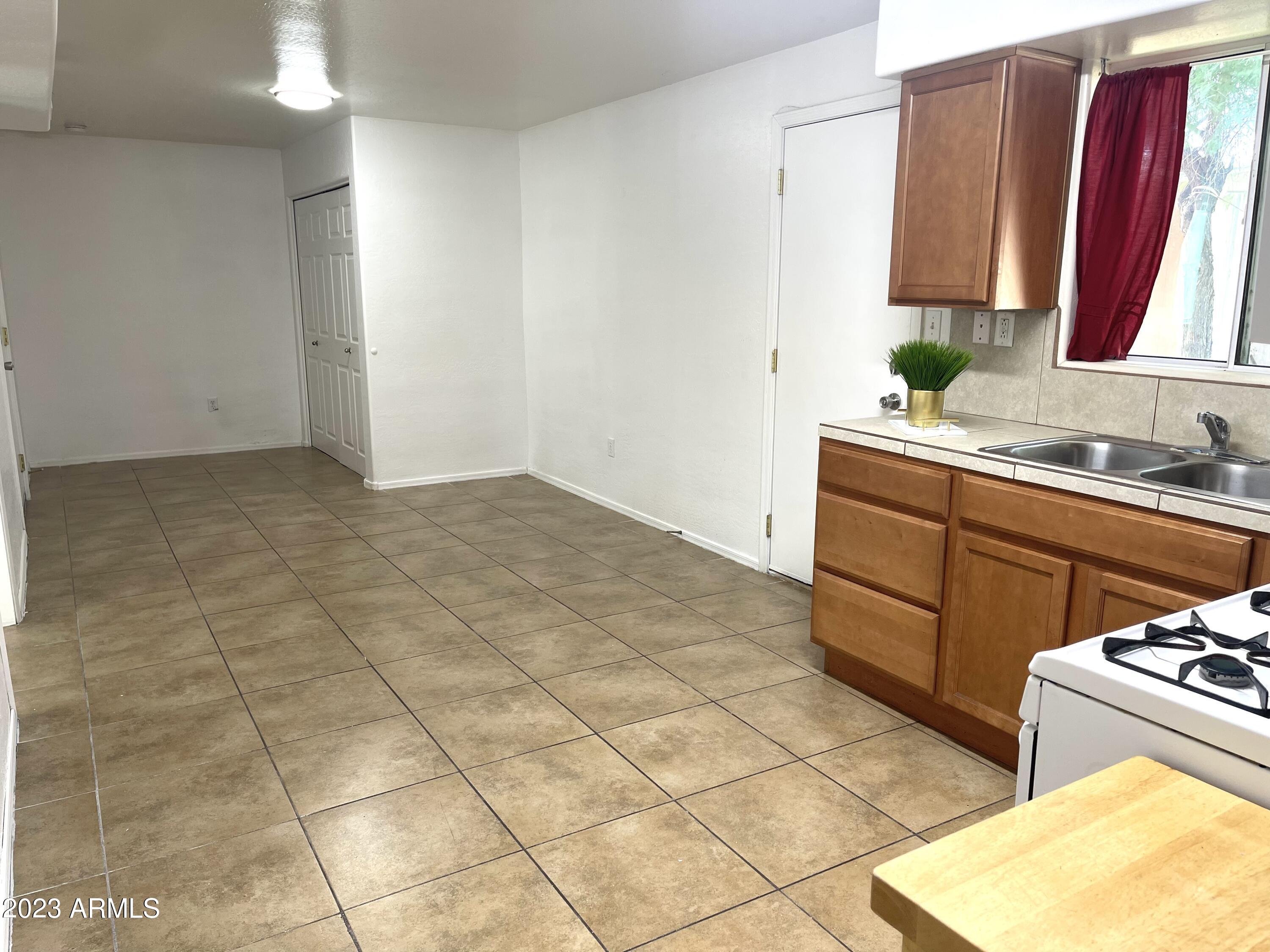 1830 West Chipman Road Phoenix, AZ 85041 - Photo 6 of 19 6B0EF234-9BC7-4202-AD07-152B406B790B