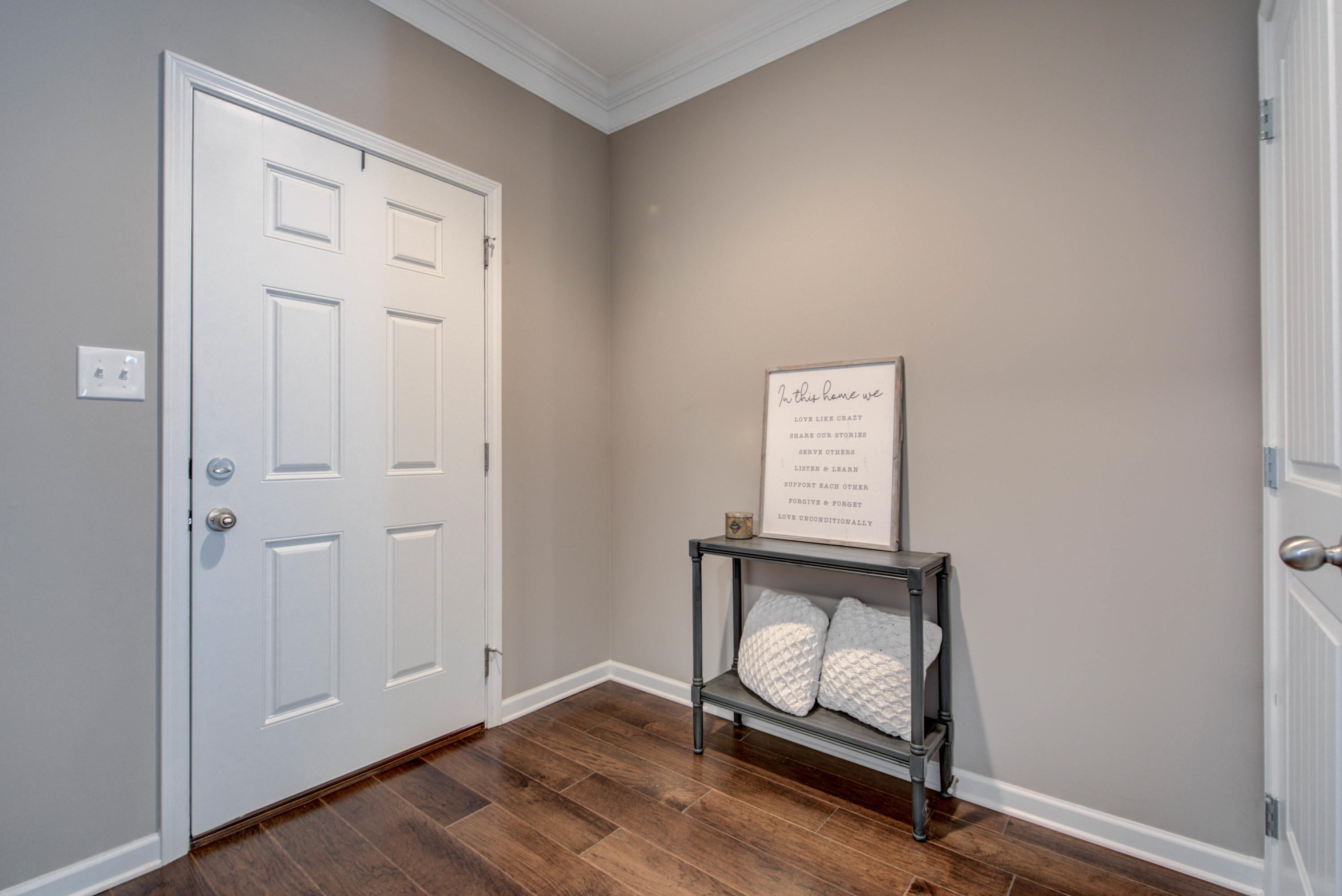 7369 Ladd Road Powell, TN 37849 - Photo 4 of 38 Entry