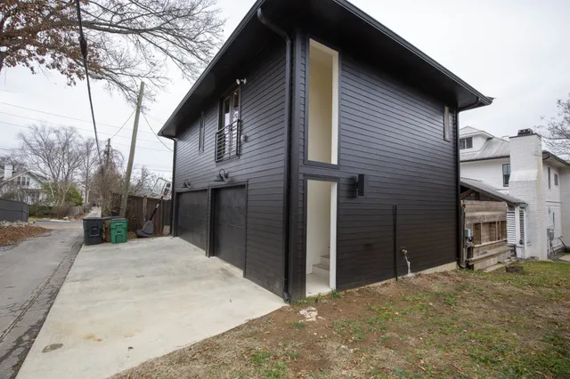 $2,500 | 2213 B Belmont Boulevard, Nashville, TN 37212