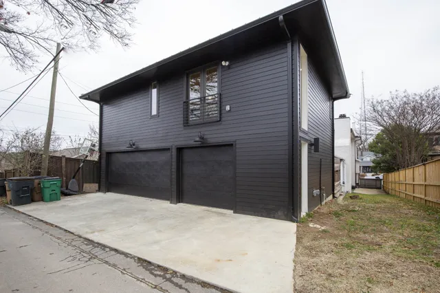 $2,500 | 2213 B Belmont Boulevard, Nashville, TN 37212