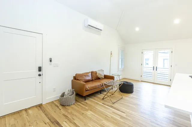 $2,500 | 2213 B Belmont Boulevard, Nashville, TN 37212