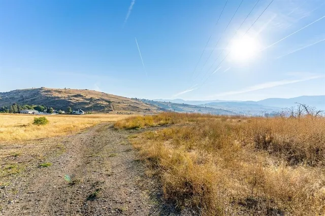 $1,150,000 | 14-xx South 14-xx S Henry Road, Greenacres, WA 99016