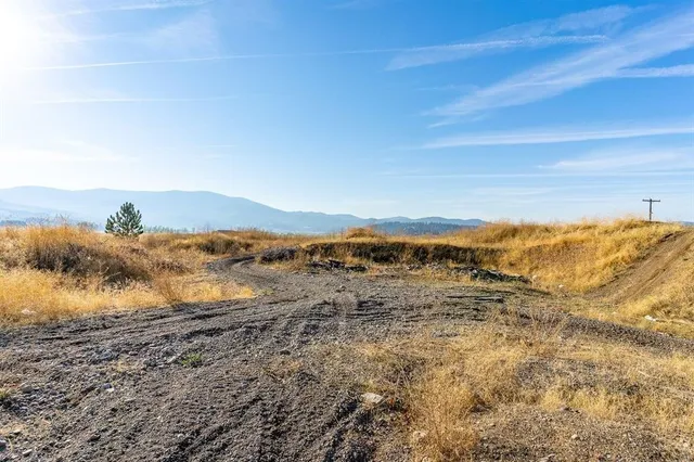 $1,150,000 | 14-xx South 14-xx S Henry Road, Greenacres, WA 99016