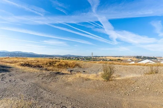 $1,150,000 | 14-xx South 14-xx S Henry Road, Greenacres, WA 99016