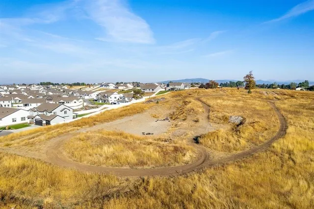 $1,150,000 | 14-xx South 14-xx S Henry Road, Greenacres, WA 99016