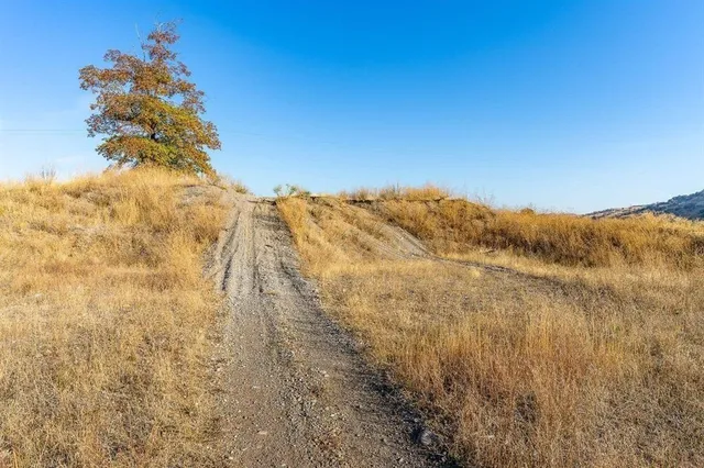 $1,150,000 | 14-xx South 14-xx S Henry Road, Greenacres, WA 99016