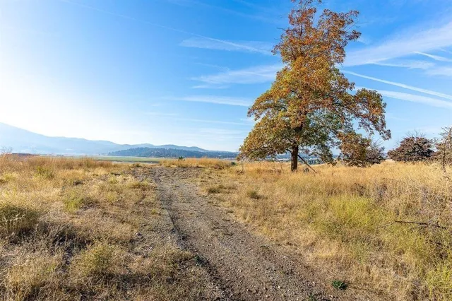 $1,150,000 | 14-xx South 14-xx S Henry Road, Greenacres, WA 99016