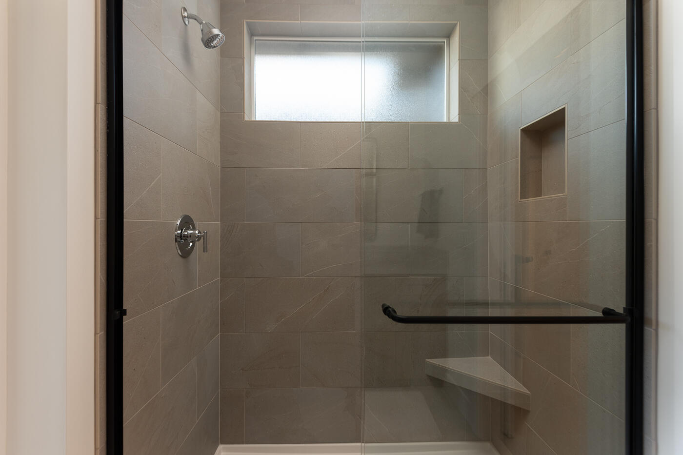 20510 Murphy Road, Unit LOT 43 Bend, OR 97702 - Photo 21 of 34 Primary Shower
