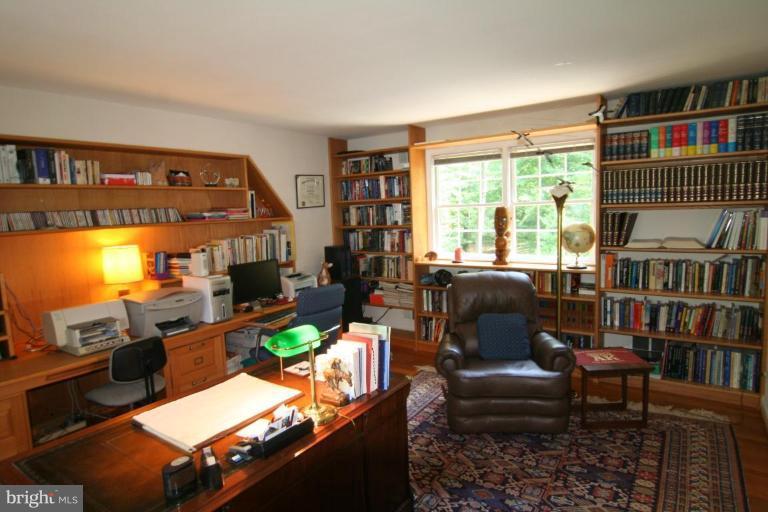 8916 Burdette Road Bethesda, MD 20817 - Photo 15 of 26 Bedroom #3