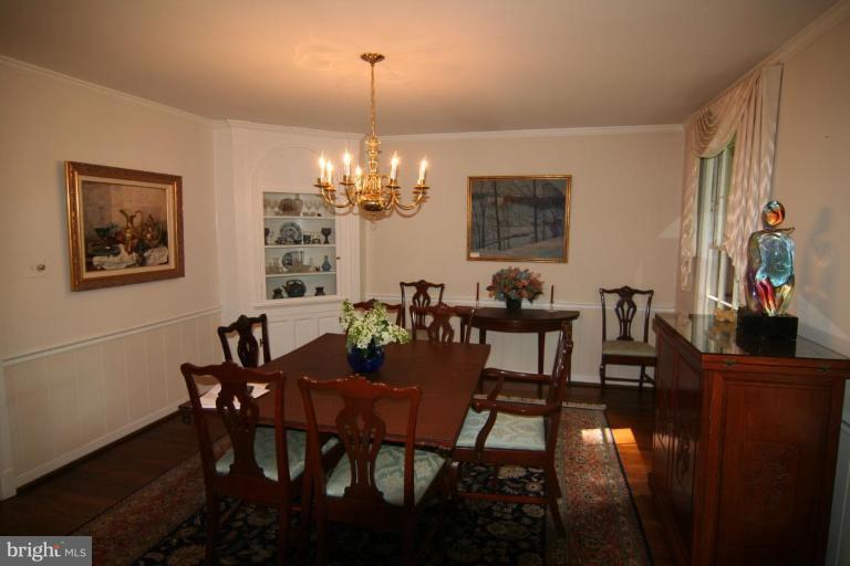 8916 Burdette Road Bethesda, MD 20817 - Photo 3 of 26 Dining Room