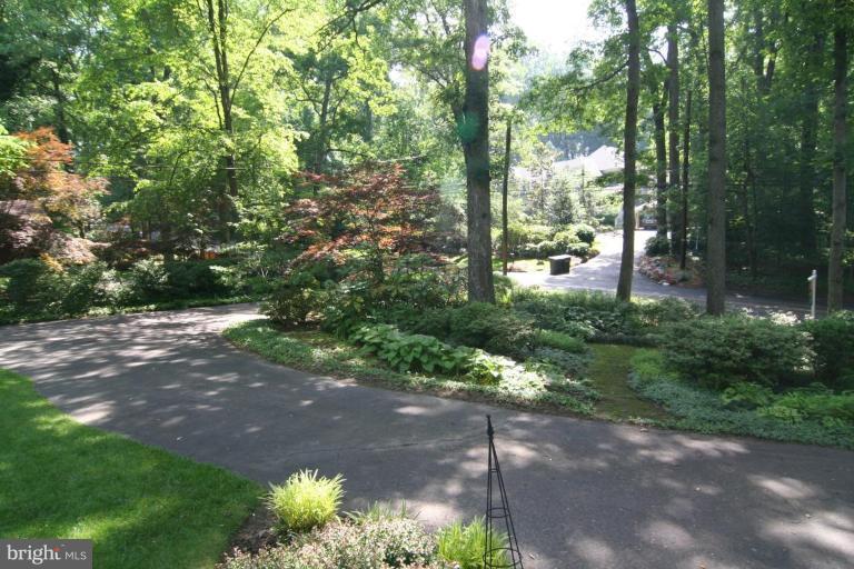 8916 Burdette Road Bethesda, MD 20817 - Photo 23 of 26 Street View
