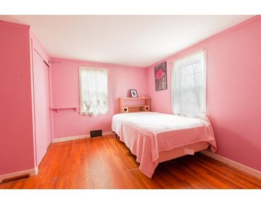46 Hillcroft Road Waltham, MA 02452 - Photo 15 of 26 Gallery Image 15