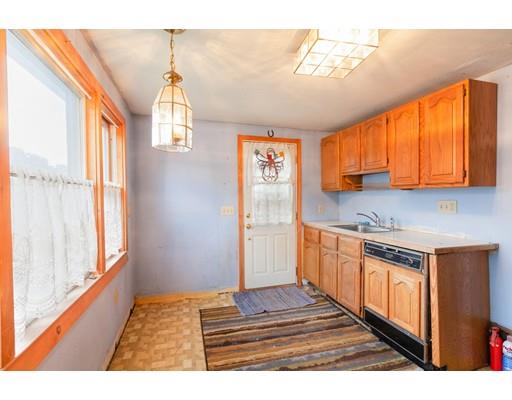 46 Hillcroft Road Waltham, MA 02452 - Photo 5 of 26 Gallery Image 5