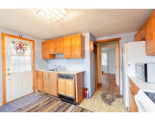 46 Hillcroft Road Waltham, MA 02452 - Photo 7 of 26 Gallery Image 7