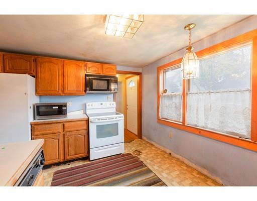 46 Hillcroft Road Waltham, MA 02452 - Photo 8 of 26 Gallery Image 8