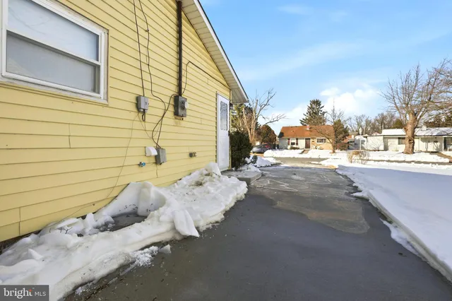 $2,600 | 444 Carrollton Drive, Frederick, MD 21701