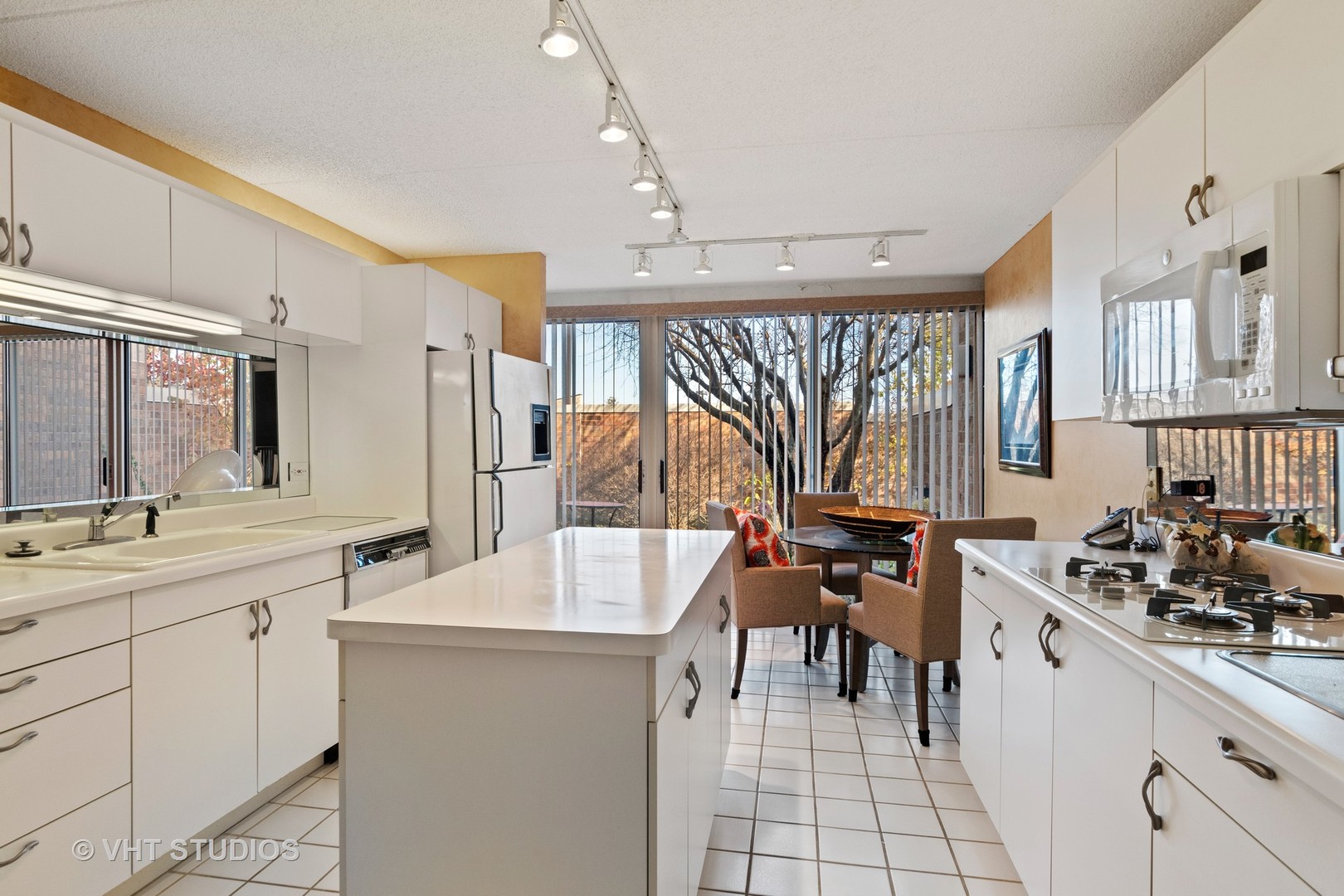37 Wellington Road Northbrook, IL 60062 - Photo 4 of 19