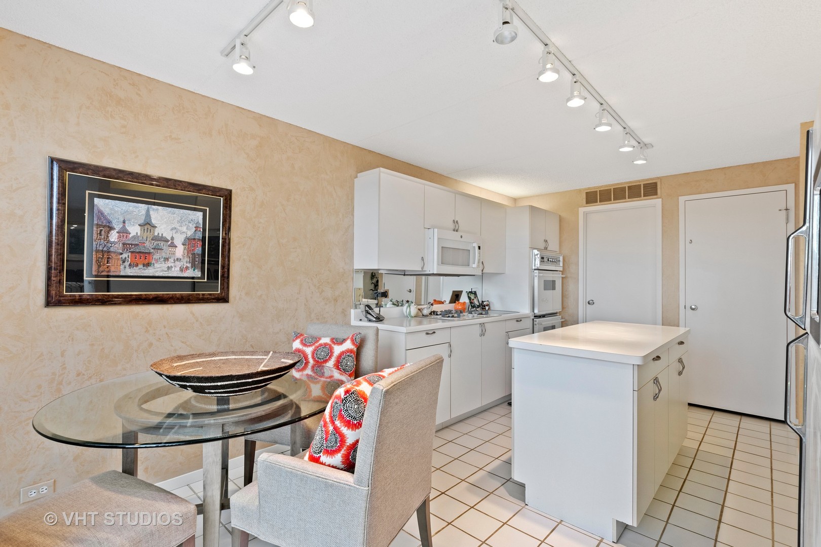 37 Wellington Road Northbrook, IL 60062 - Photo 5 of 19