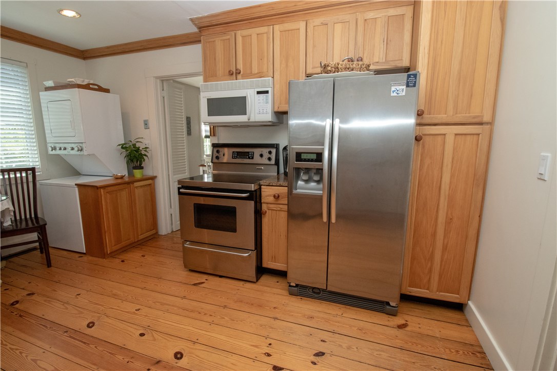24 Noyes Neck Road Westerly, RI 02891 - Photo 11 of 31 Gallery Image 11