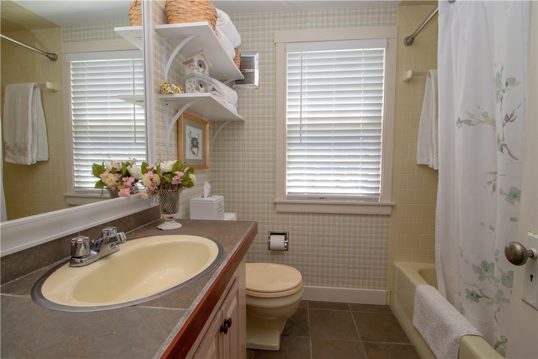 24 Noyes Neck Road Westerly, RI 02891 - Photo 17 of 31 Gallery Image 17