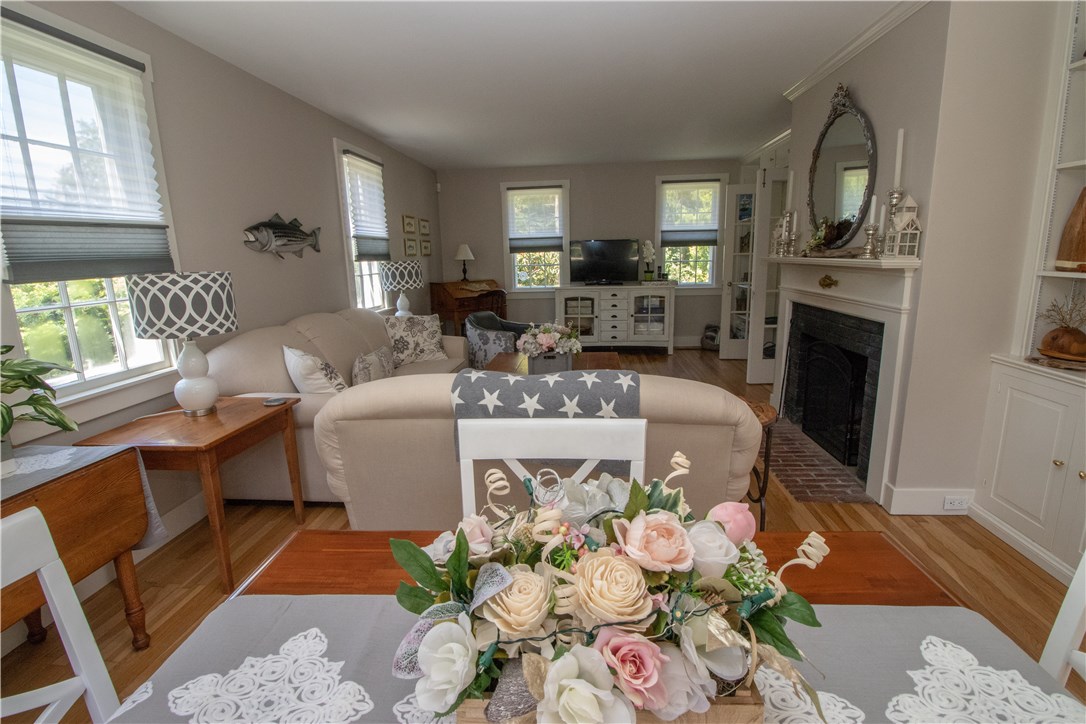 24 Noyes Neck Road Westerly, RI 02891 - Photo 8 of 31 Gallery Image 8