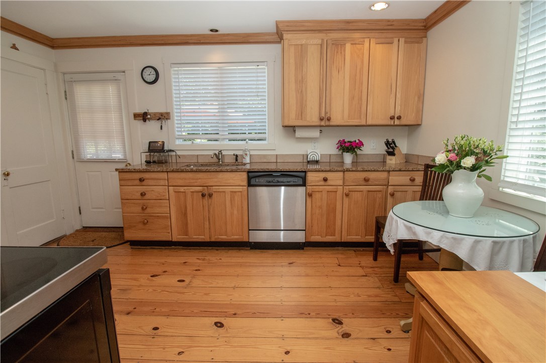 24 Noyes Neck Road Westerly, RI 02891 - Photo 9 of 31 Gallery Image 9