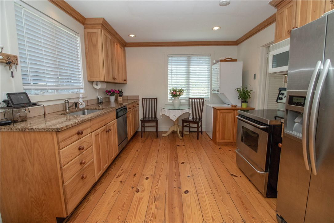 24 Noyes Neck Road Westerly, RI 02891 - Photo 10 of 31 Gallery Image 10