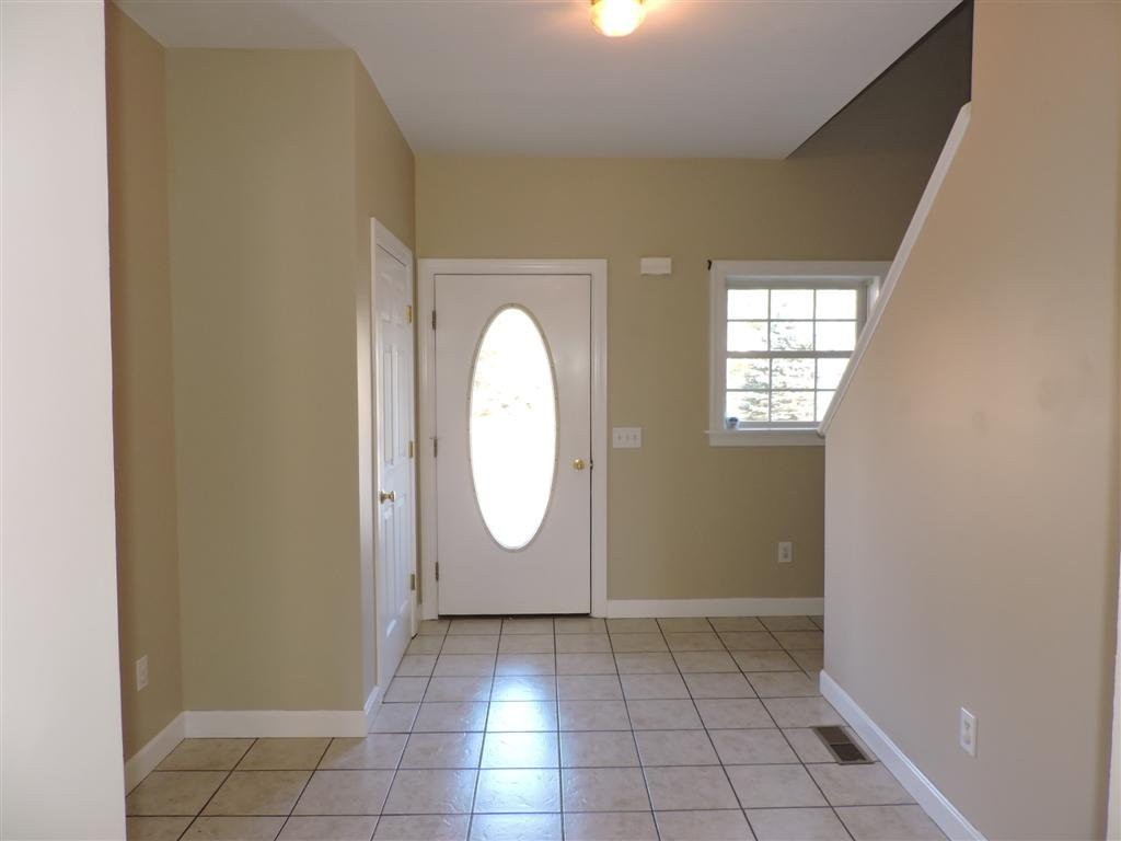 33 Hall Road Webster, MA 01570 - Photo 8 of 30 Gallery Image 8