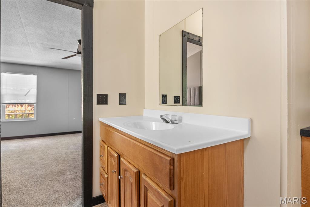 19080 Dabbs North Road Jerseyville, IL 62052 - Photo 31 of 41