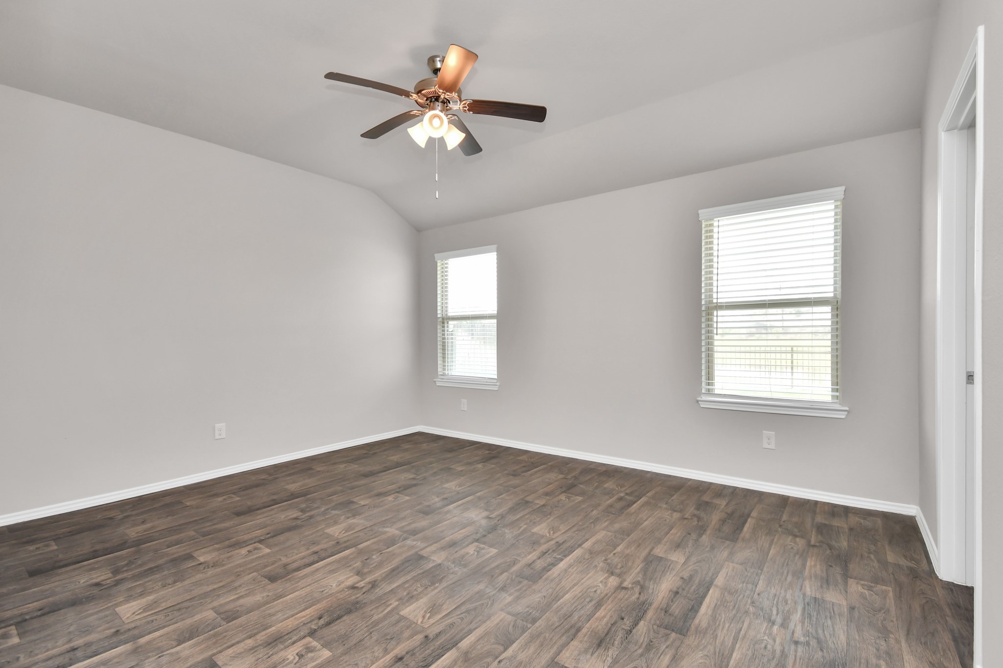 14206 West Rim Lane Conroe, TX 77384 - Photo 29 of 38 Photos displayed may be of similar units or floor plans featuring the same finishes