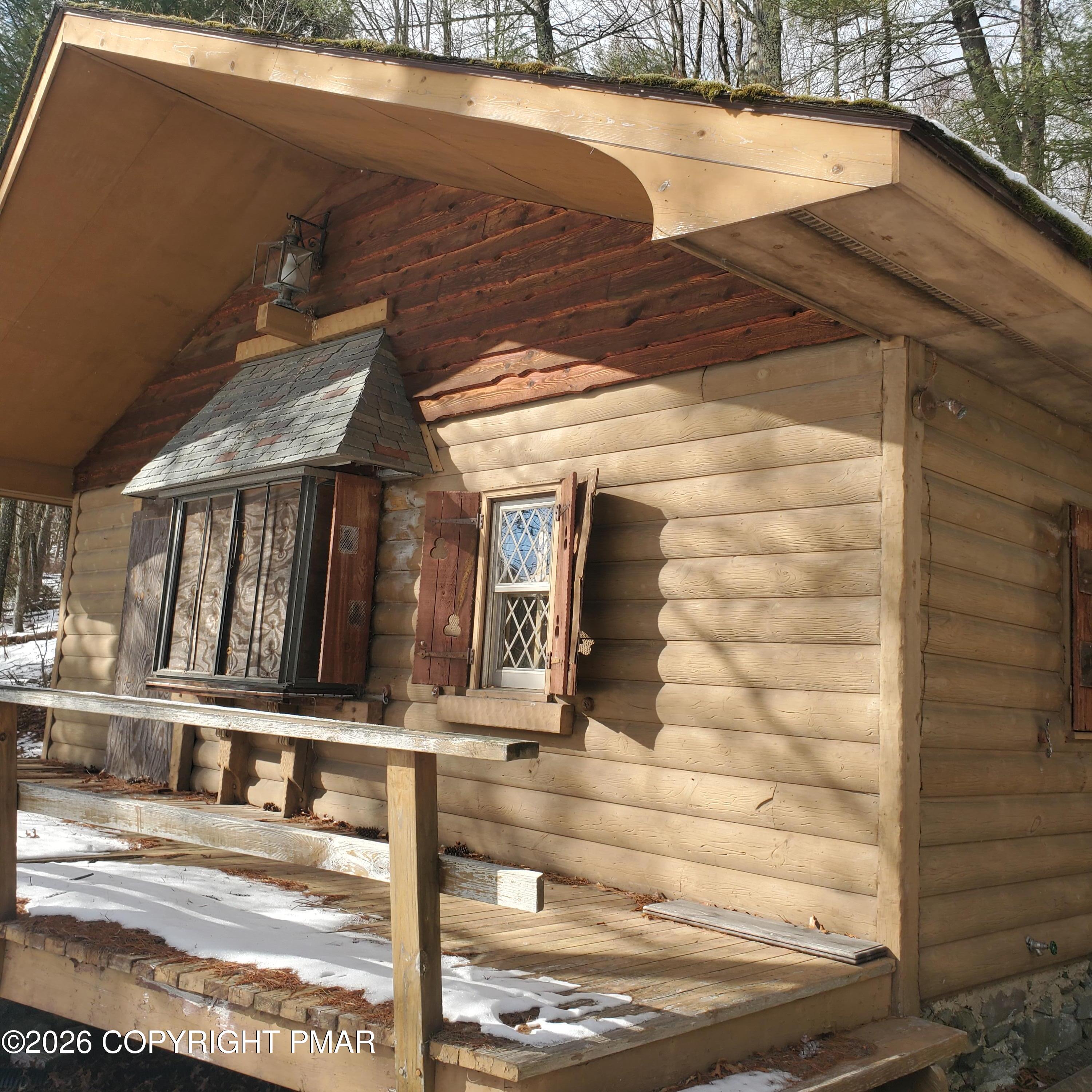 112 Pine Tree Lane Dingmans Ferry, PA 18328 - Photo 4 of 17 20250128_122937