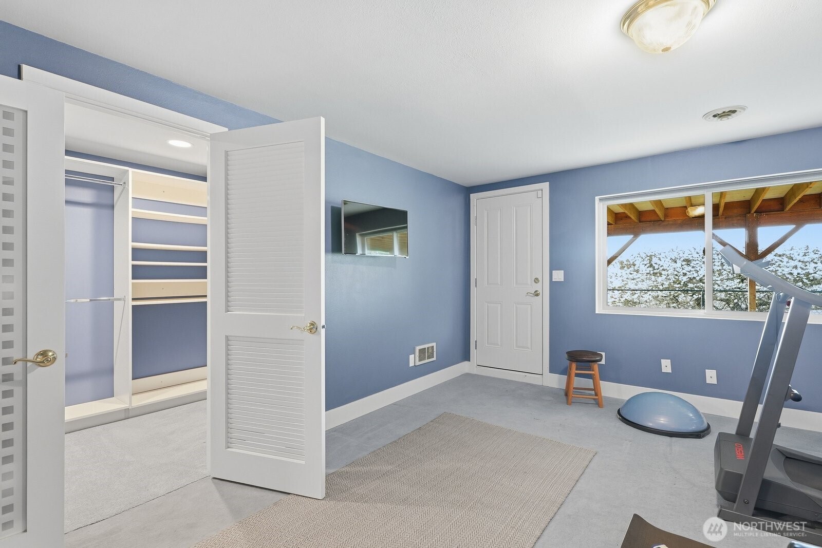 5311 Sound Avenue Everett, WA 98203 - Photo 37 of 40 a view of room with furniture and window