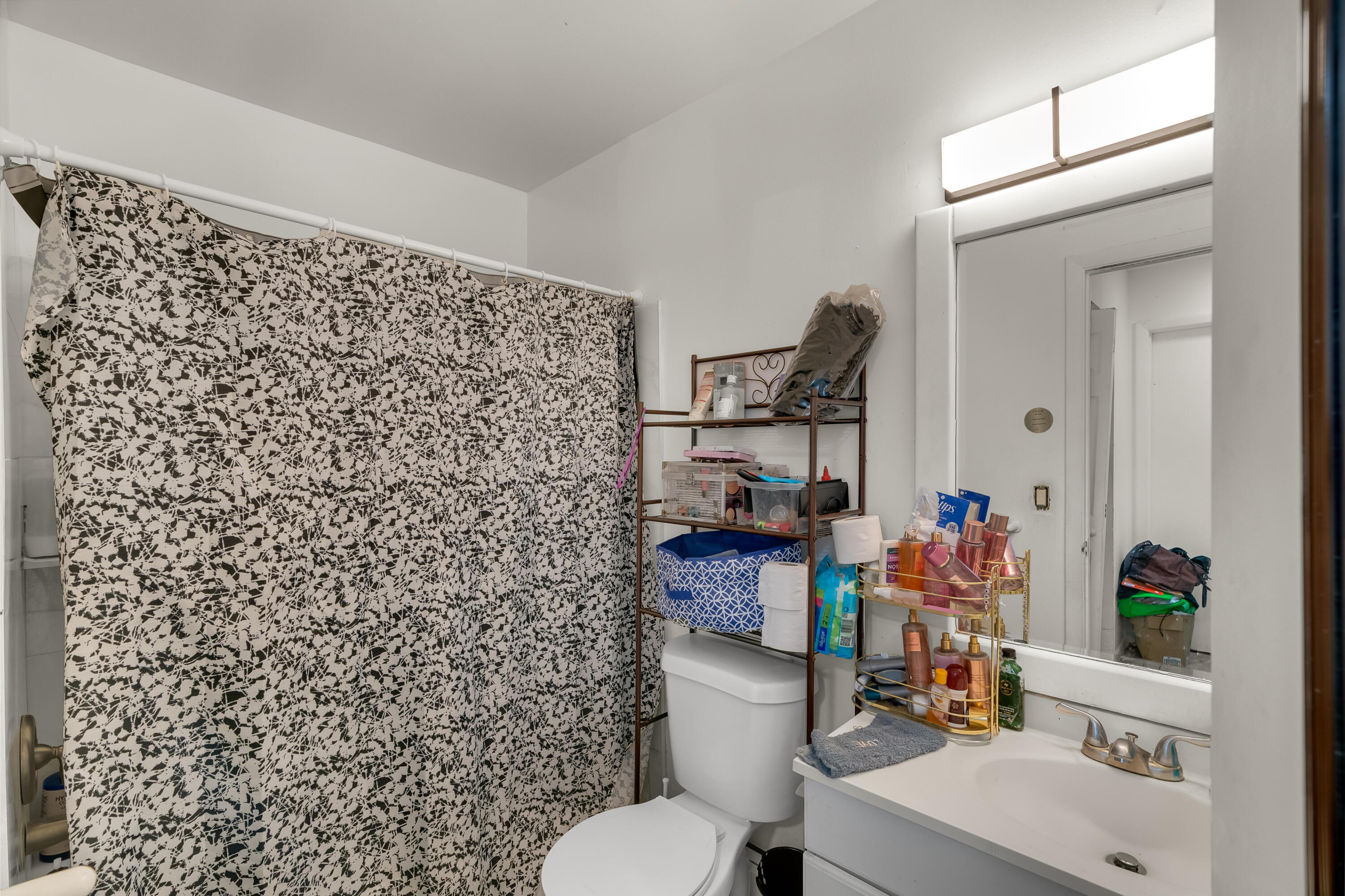 2291 Linton Ridge Circle, Unit B4 Delray Beach, FL 33444 - Photo 20 of 28 2291-Linton-Ridge-Cir-Apt-B4-HigMedia-02