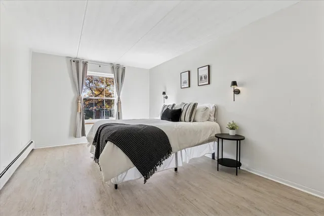 $180,000 | 5125 Blodgett Avenue, Unit 208T, Downers Grove, IL 60515