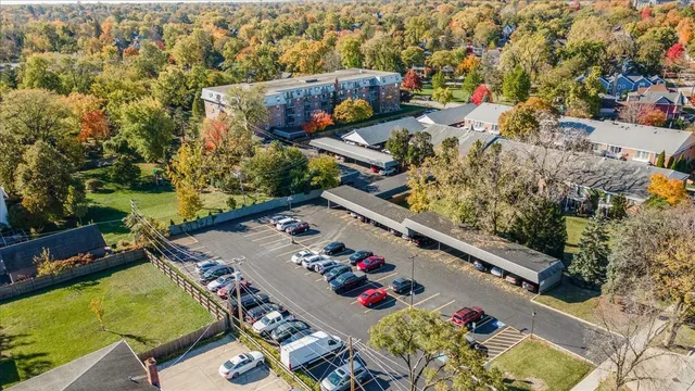 $180,000 | 5125 Blodgett Avenue, Unit 208T, Downers Grove, IL 60515